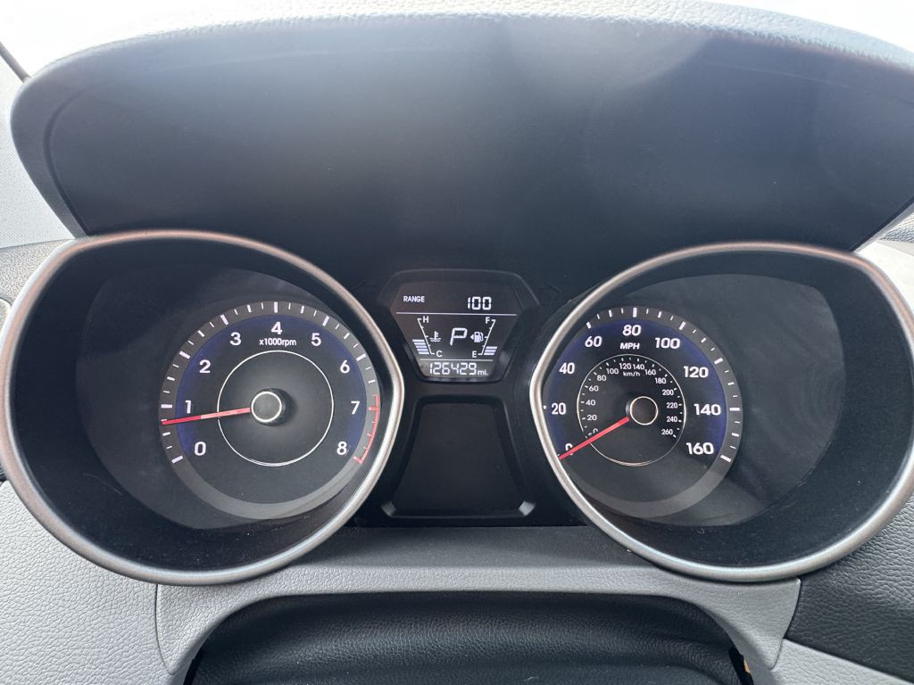 2015 Hyundai Elantra Image 14