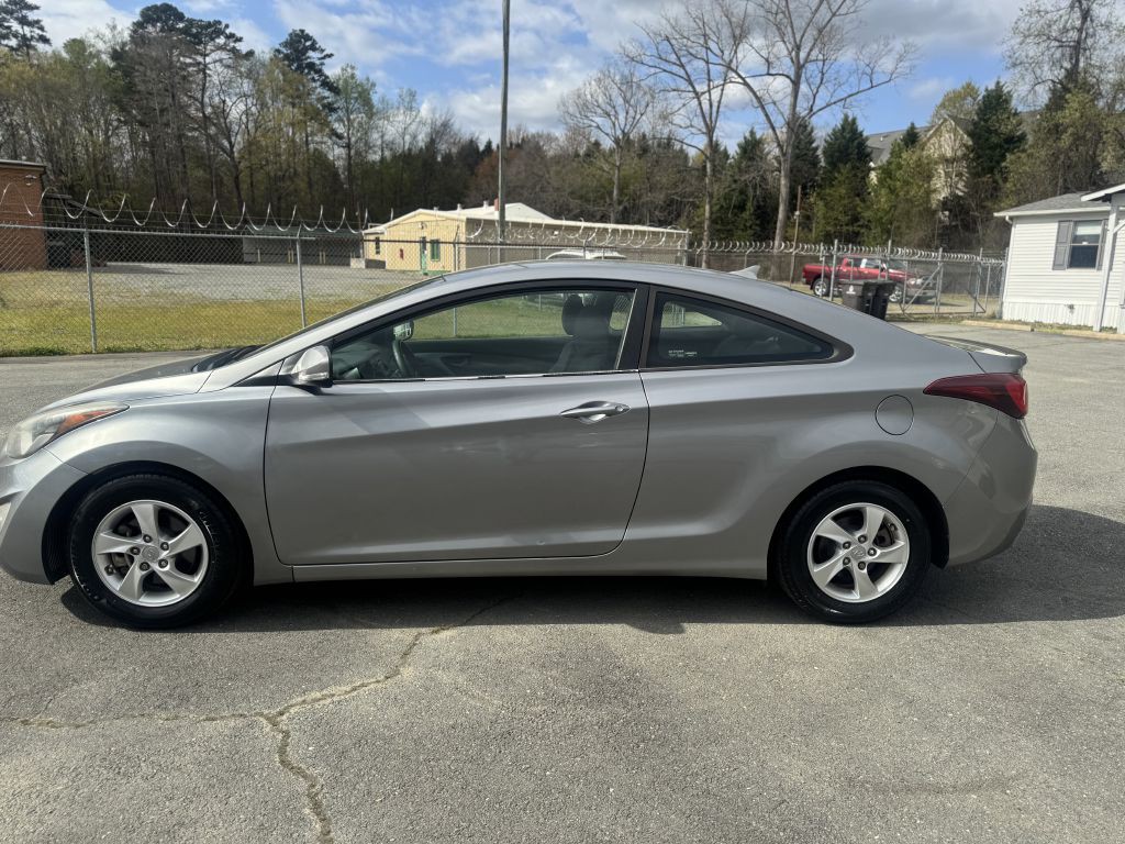 2014 Hyundai Elantra Image 2