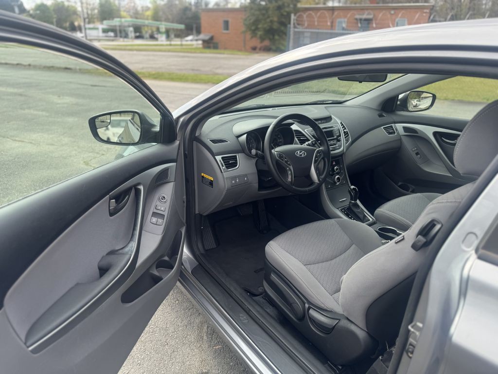 2014 Hyundai Elantra Image 9