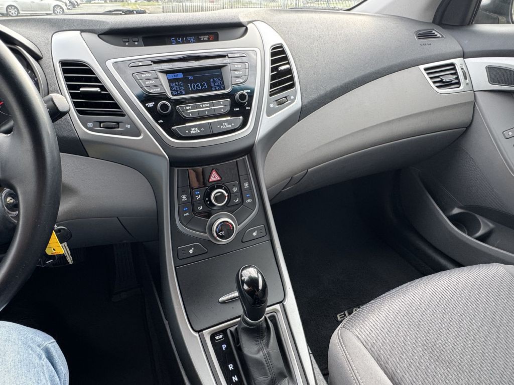 2014 Hyundai Elantra Image 14