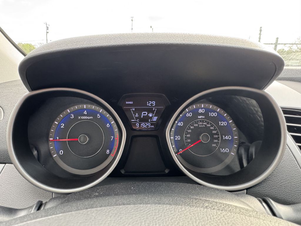 2014 Hyundai Elantra Image 15