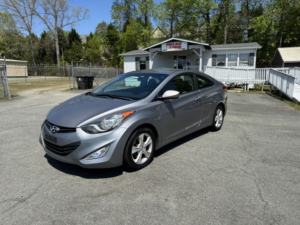 2013 Hyundai Elantra Image 1