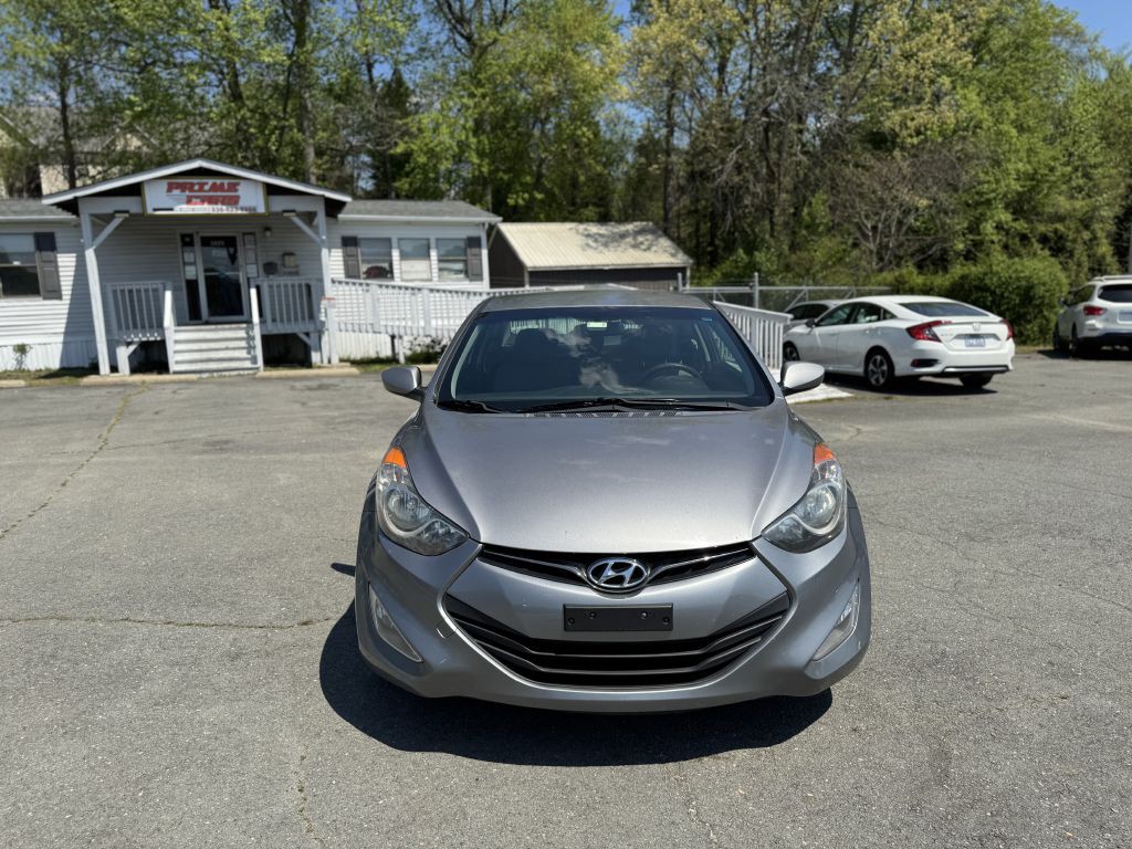 2013 Hyundai Elantra Image 8