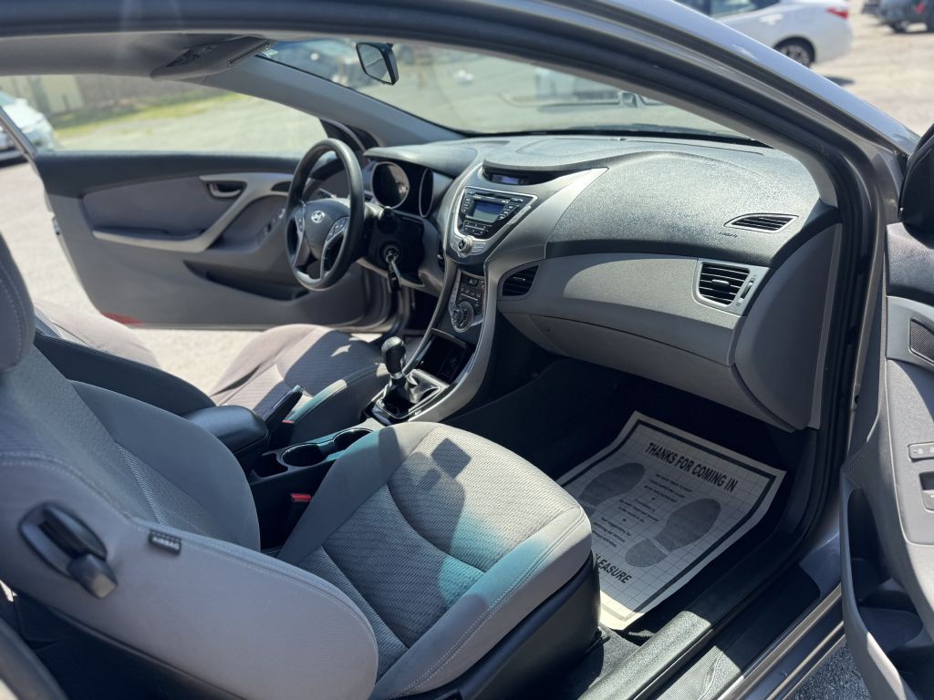 2013 Hyundai Elantra Image 10