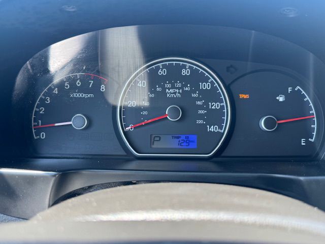 2010 Hyundai Elantra Image 10