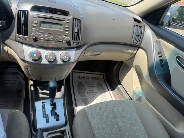 2010 Hyundai Elantra Image 11