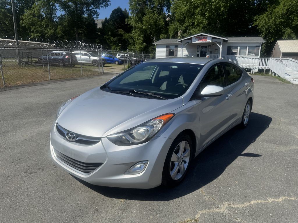 2013 Hyundai Elantra Image 1