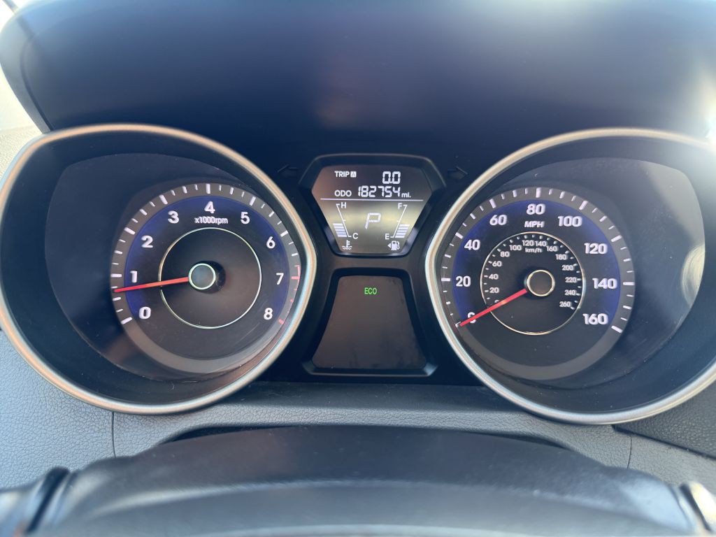 2013 Hyundai Elantra Image 14