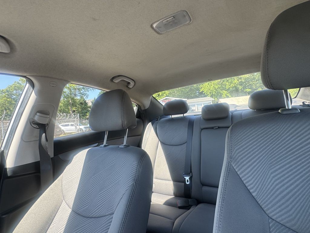 2013 Hyundai Elantra Image 16