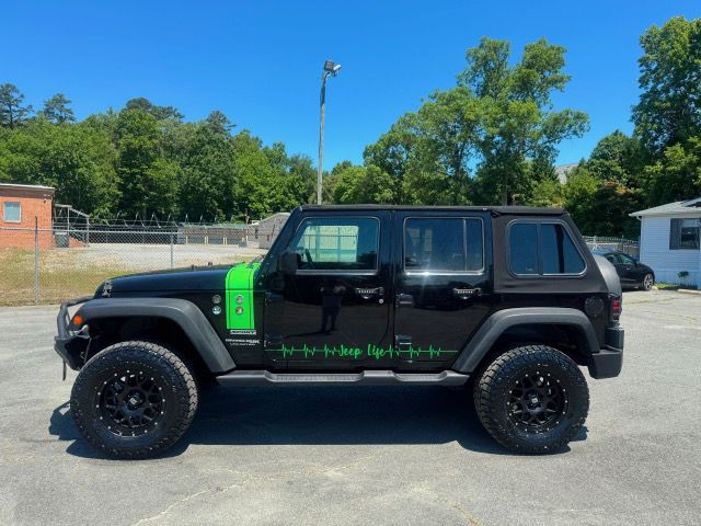 2018 Jeep Wrangler Unlimited Image 2
