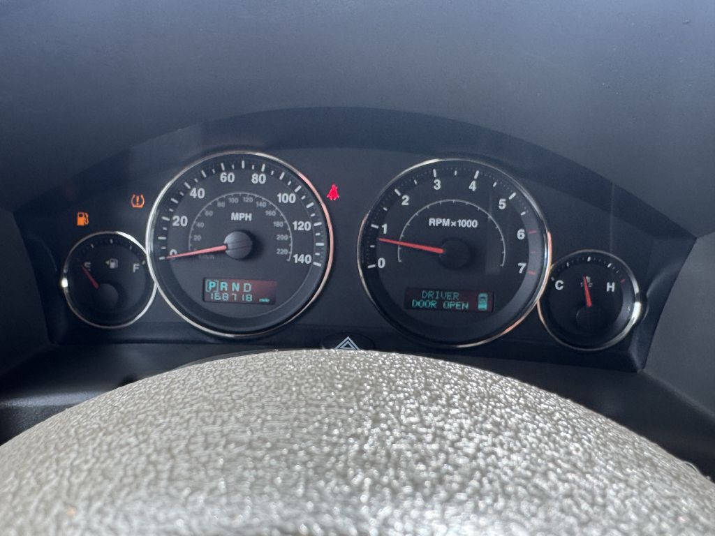 2006 Jeep Commander Image 14