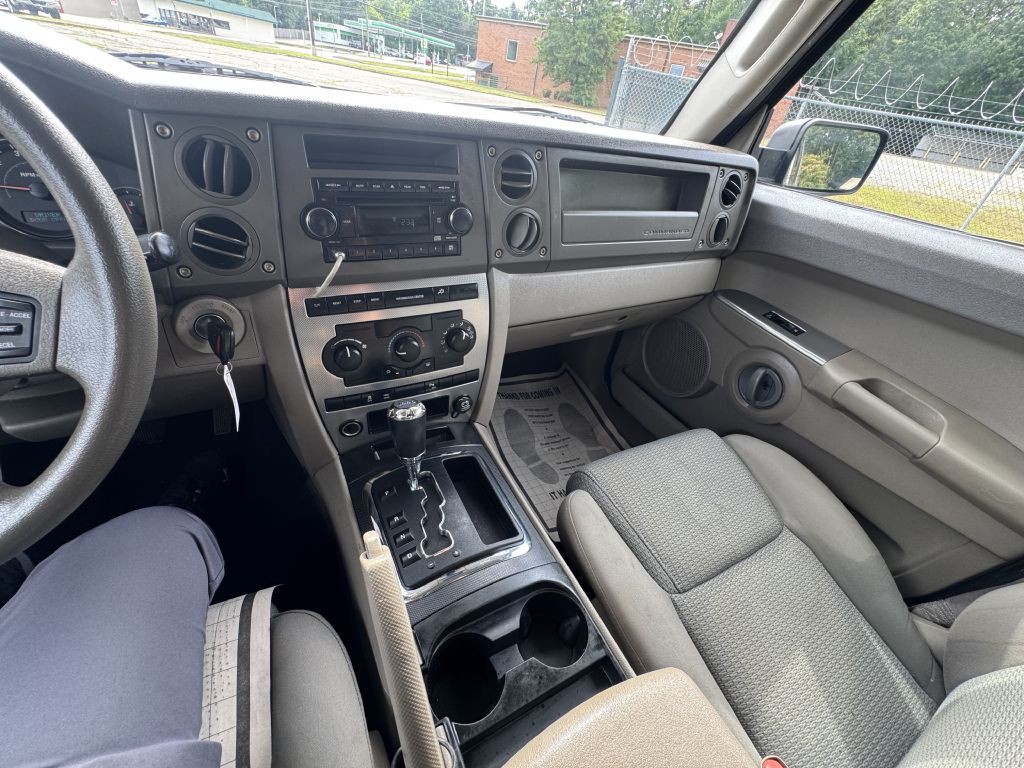 2006 Jeep Commander Image 16