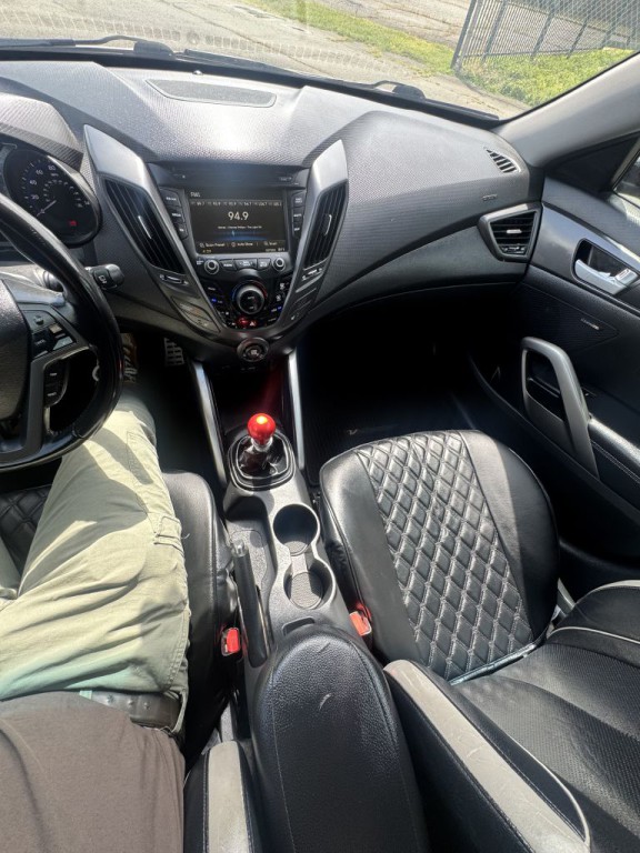 2014 Hyundai Veloster Image 16
