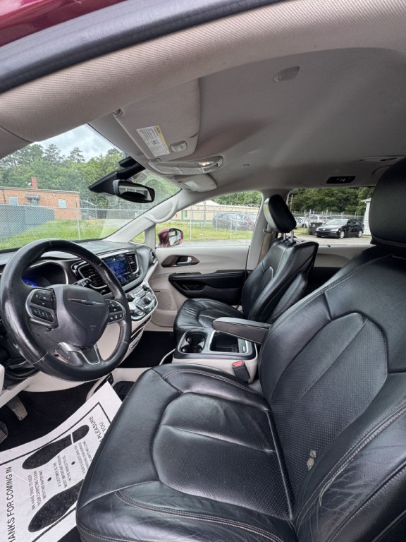 2017 Chrysler Pacifica Image 12