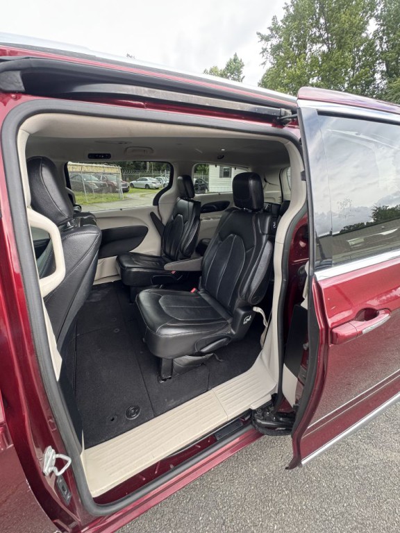 2017 Chrysler Pacifica Image 13