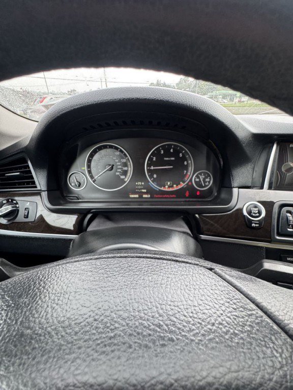 2014 BMW 5 Series Image 10