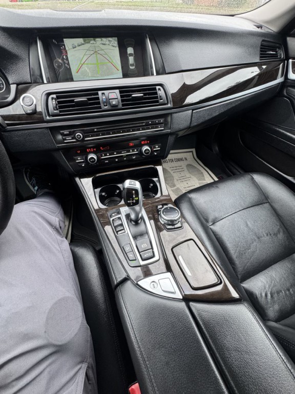 2014 BMW 5 Series Image 11