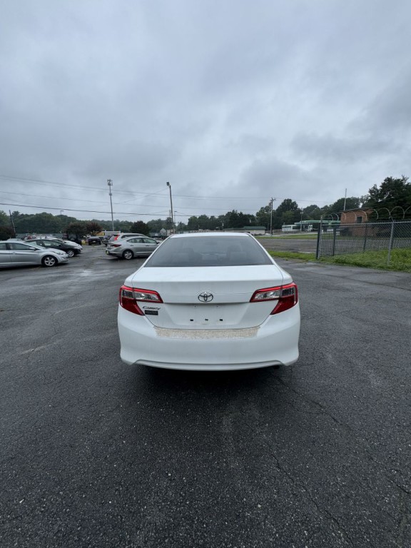 2014 Toyota Camry Image 4