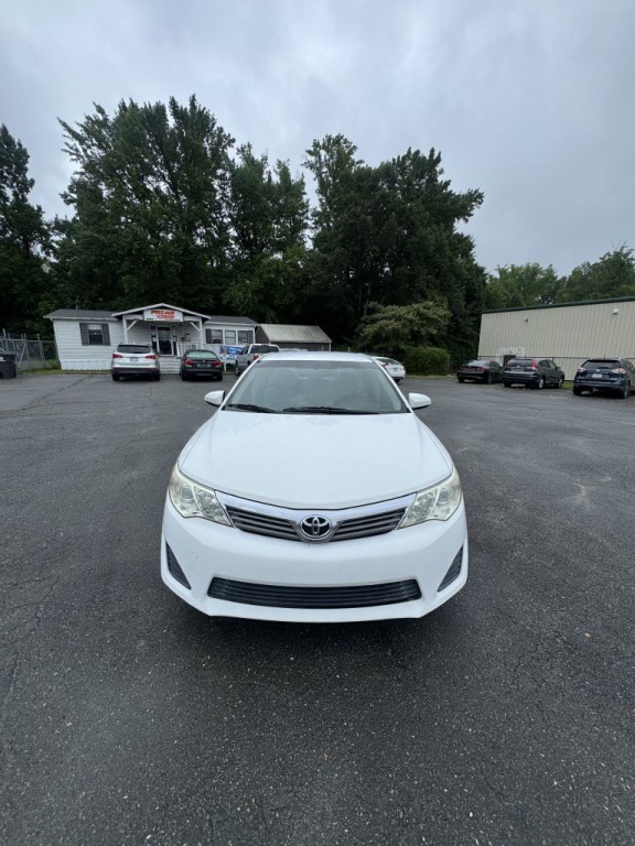 2014 Toyota Camry Image 8