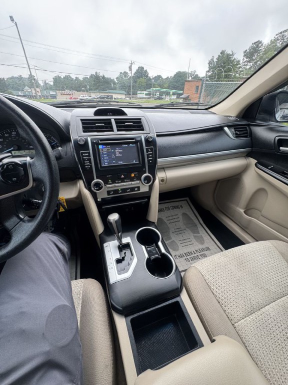 2014 Toyota Camry Image 11