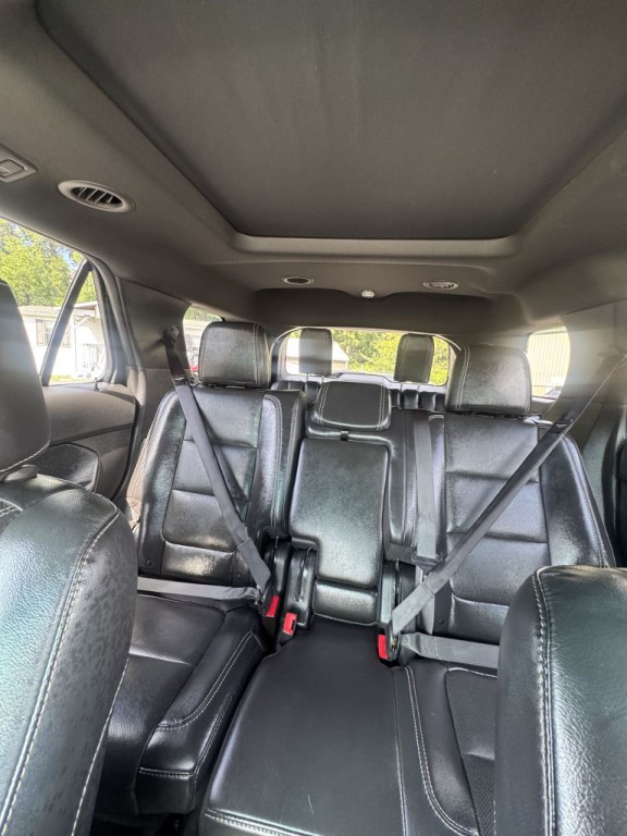 2015 Ford Explorer Image 18