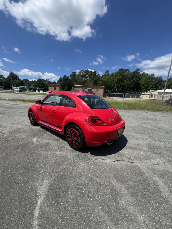 2013 Volkswagen Beetle Image 3