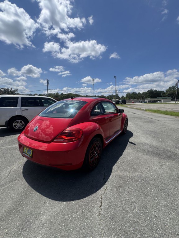 2013 Volkswagen Beetle Image 5