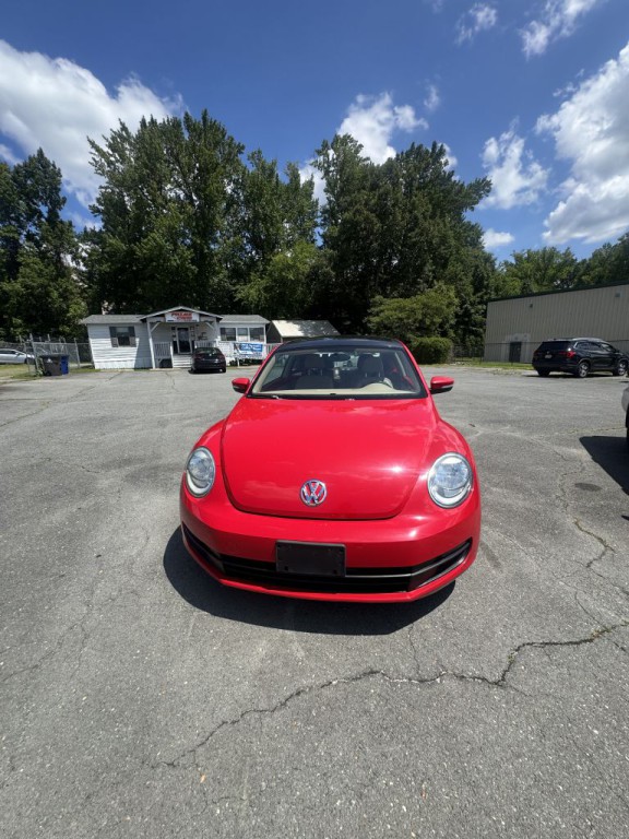 2013 Volkswagen Beetle Image 8