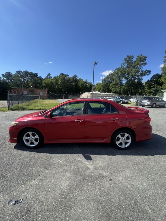 2013 Toyota Corolla Image 2