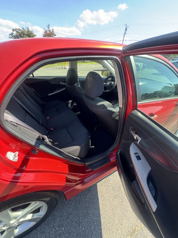 2013 Toyota Corolla Image 12