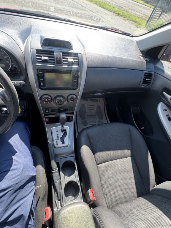 2013 Toyota Corolla Image 16
