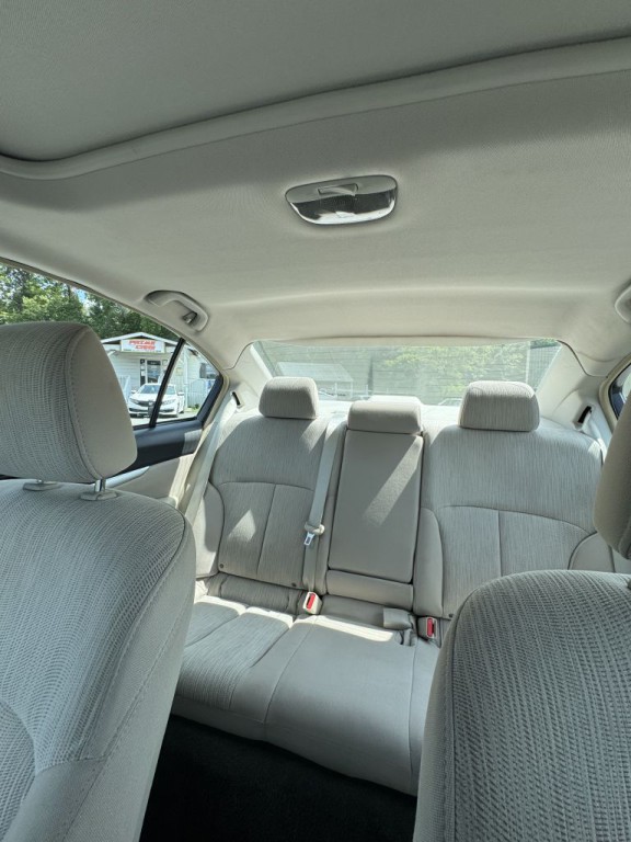 2014 Subaru Legacy Image 18