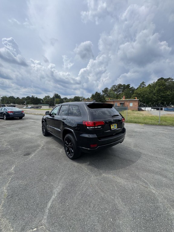 2017 Jeep Grand Cherokee Image 3