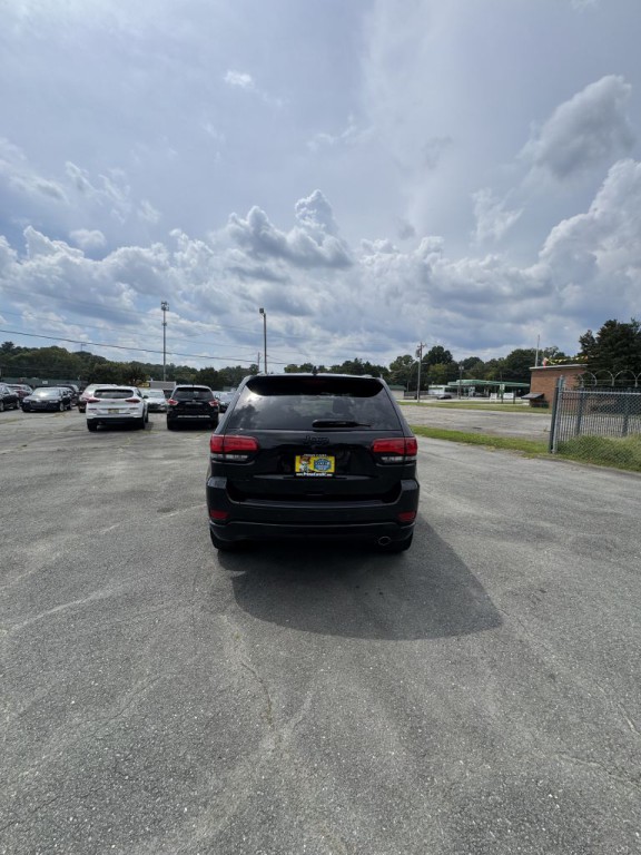 2017 Jeep Grand Cherokee Image 4