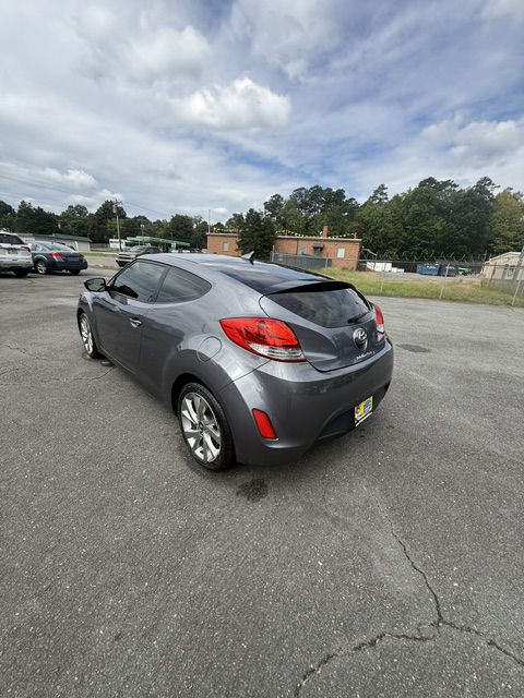 2016 Hyundai Veloster Image 3