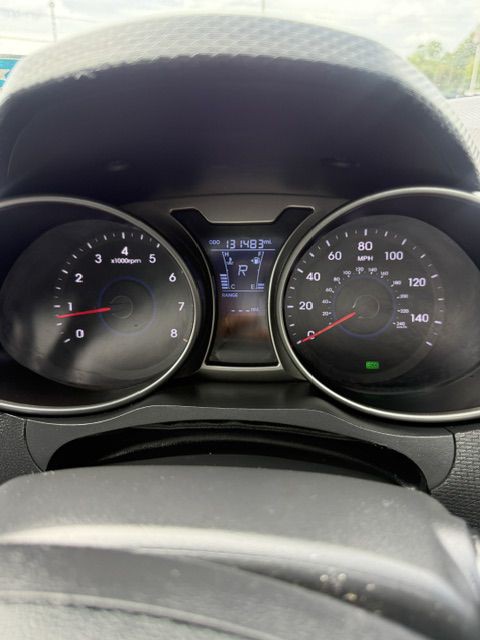 2016 Hyundai Veloster Image 16
