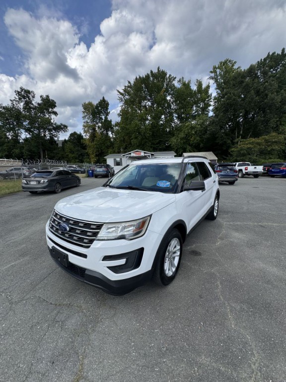 2017 Ford Explorer Image 1