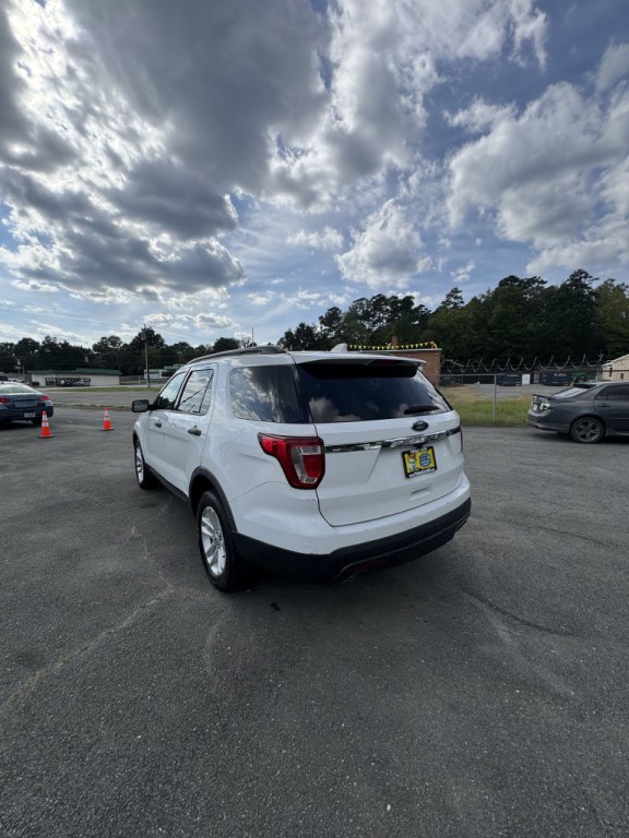 2017 Ford Explorer Image 3