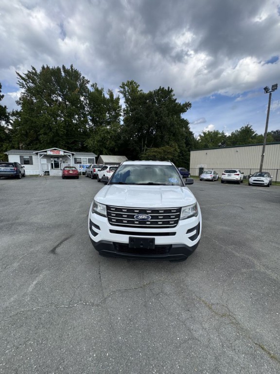 2017 Ford Explorer Image 8