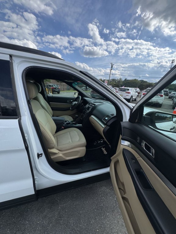 2017 Ford Explorer Image 11