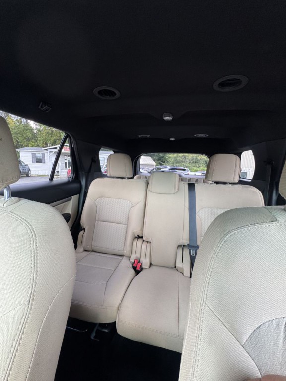 2017 Ford Explorer Image 18
