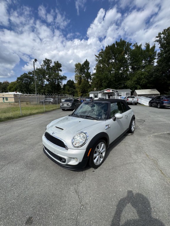2014 MINI Cooper Image 2