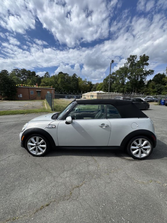 2014 MINI Cooper Image 3