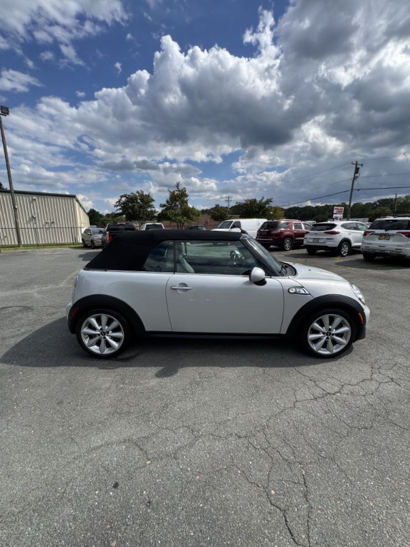2014 MINI Cooper Image 7