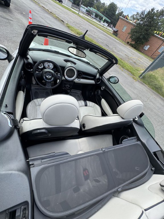 2014 MINI Cooper Image 22