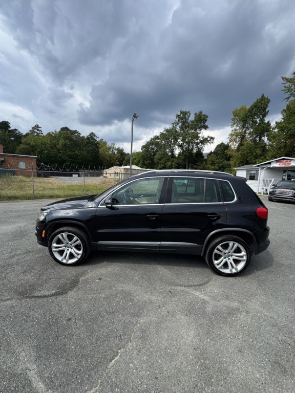 2012 Volkswagen Tiguan Image 2