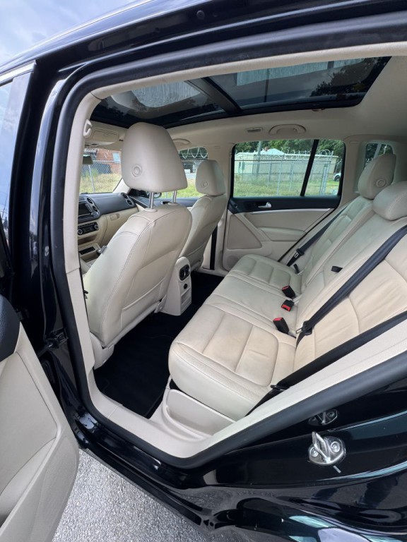 2012 Volkswagen Tiguan Image 10
