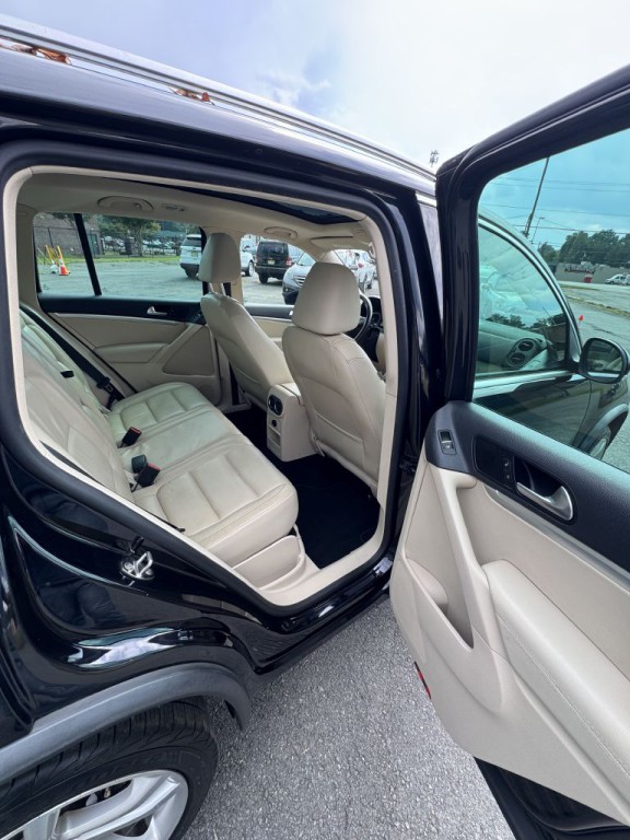 2012 Volkswagen Tiguan Image 12