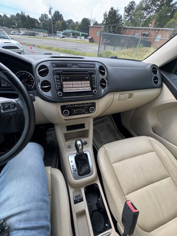 2012 Volkswagen Tiguan Image 16