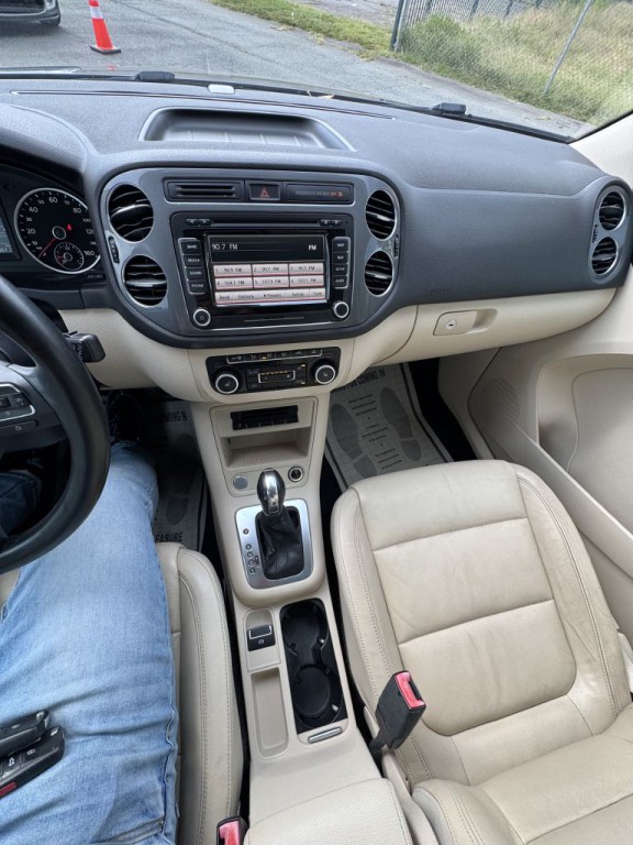 2012 Volkswagen Tiguan Image 17